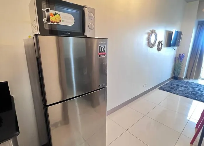 Unistay Coast Res R19 W Bal Sunset Vw Worldtrade Apartment Manila