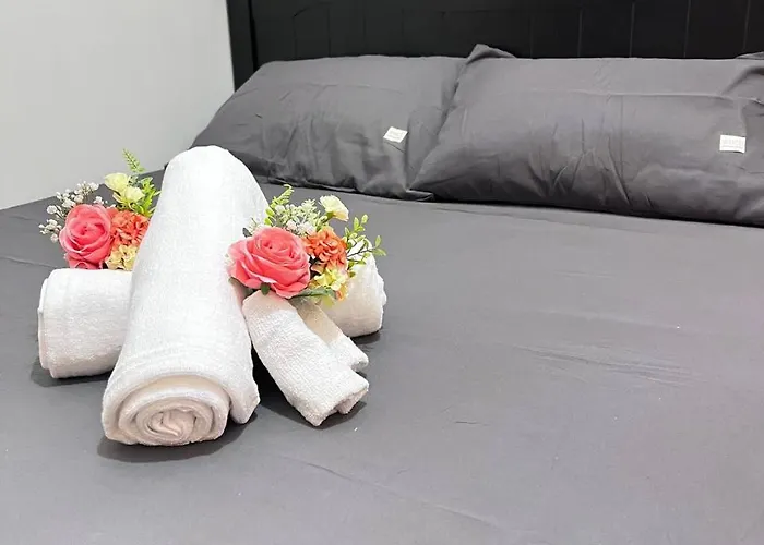 Unistay Coast Res R19 W Bal Sunset Vw Worldtrade Apartment *