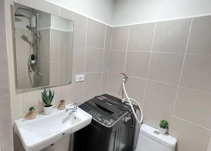 Unistay Coast Res R19 W Bal Sunset Vw Worldtrade Apartment Manila